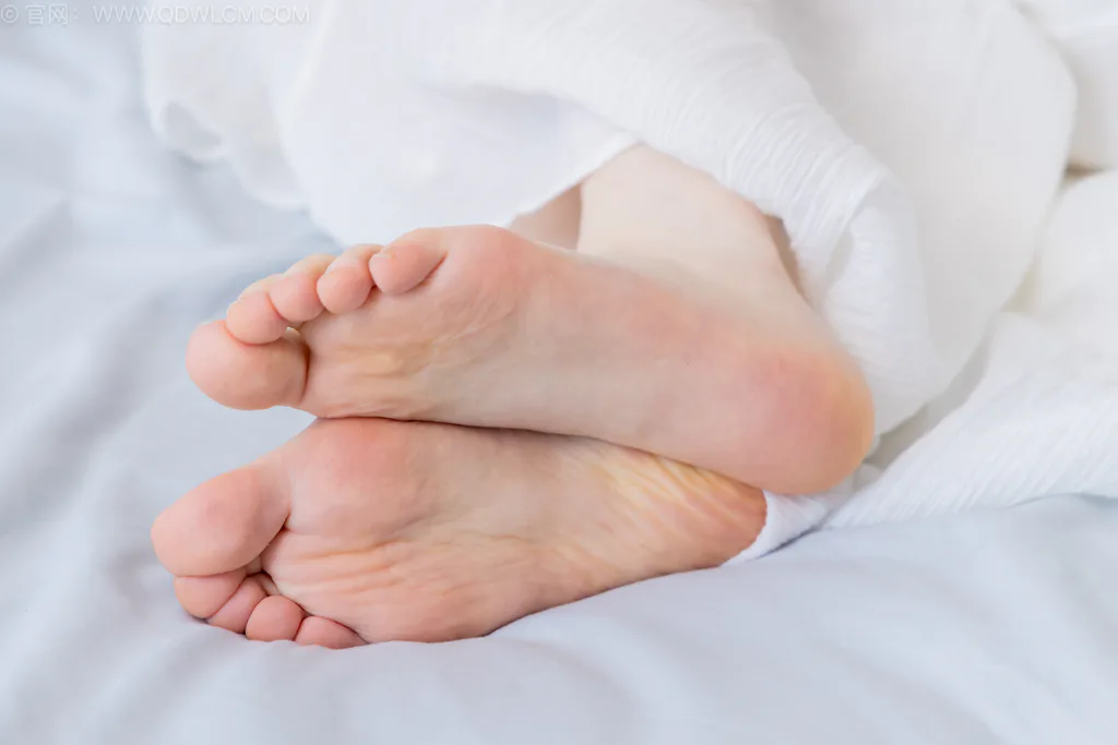 图片[98]-物恋传媒 NO.2568 小羊-板鞋、白棉袜、裸足[153P]-萌味圈