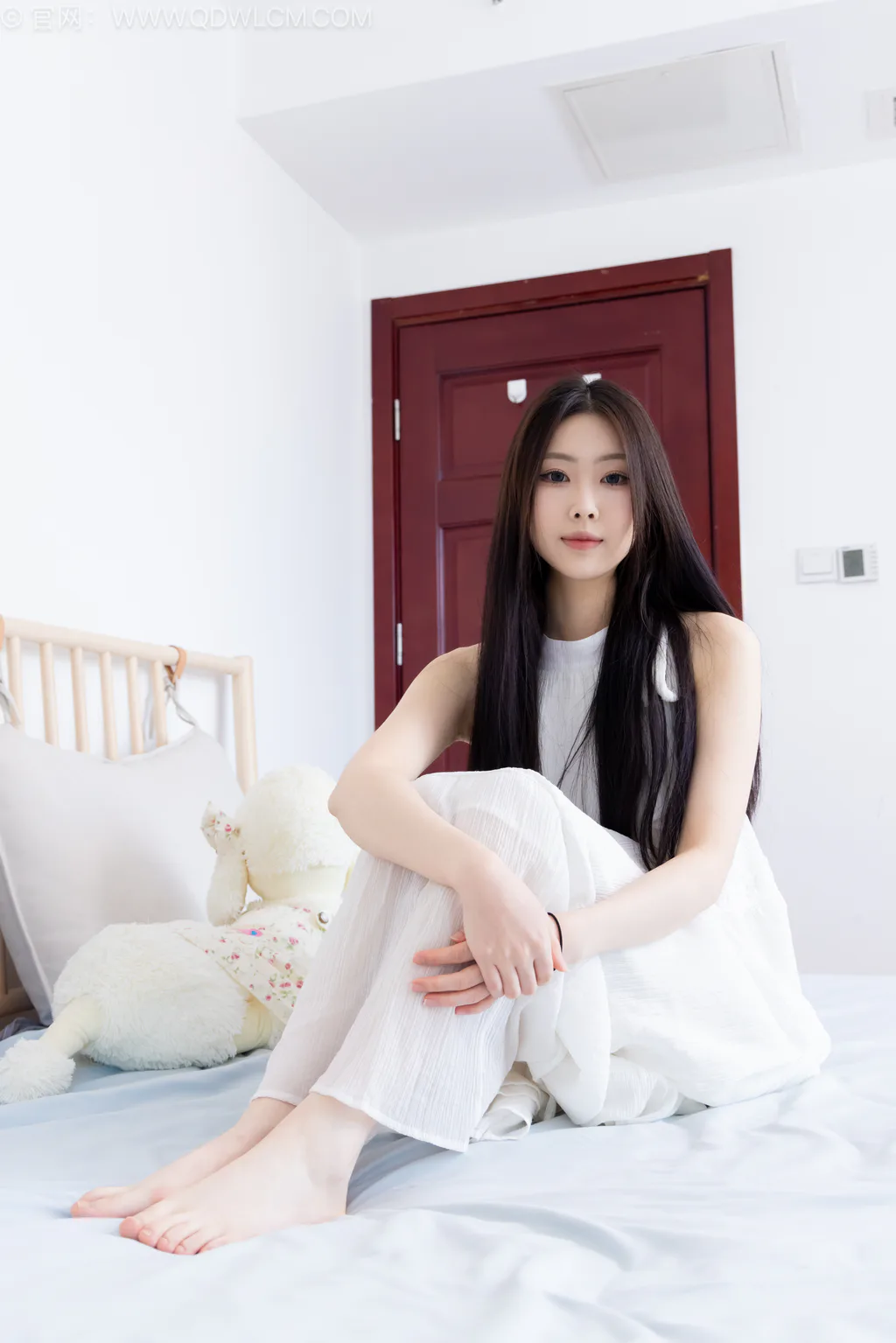 图片[142]-物恋传媒 NO.2568 小羊-板鞋、白棉袜、裸足[153P]-萌味圈