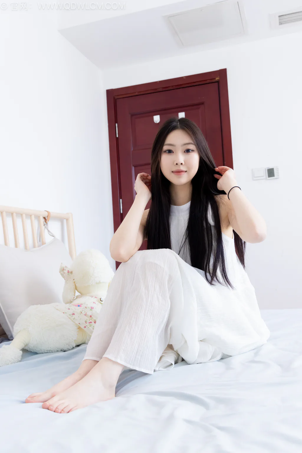 图片[143]-物恋传媒 NO.2568 小羊-板鞋、白棉袜、裸足[153P]-萌味圈