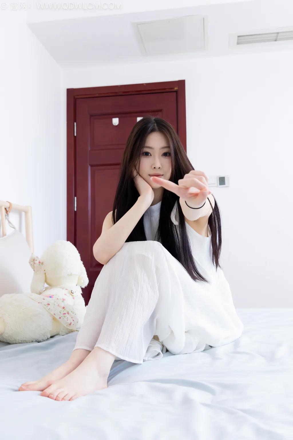 图片[145]-物恋传媒 NO.2568 小羊-板鞋、白棉袜、裸足[153P]-萌味圈